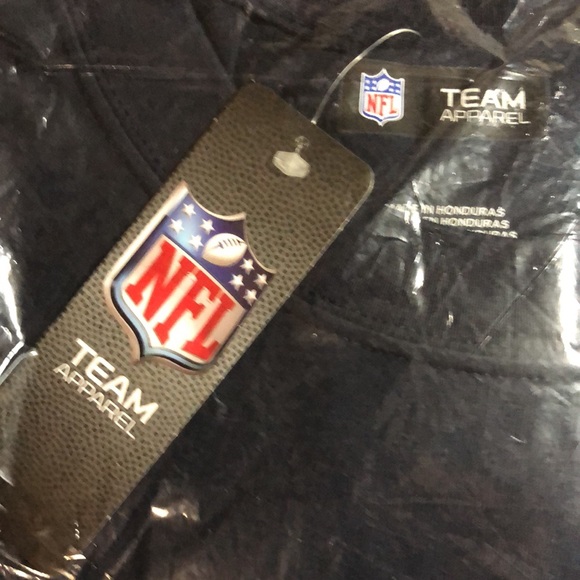 Chicago Bears NFL Ultimate Football Helmet Navy Blue Tee Shirt Men’s Large - Picture 5 of 5